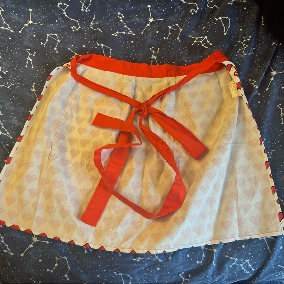 💜 Red & White Heart Designed Waist Apron - Picture 2 of 2